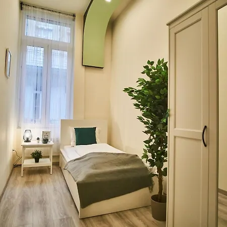 F4 Design Apartment- דירה בודפשט