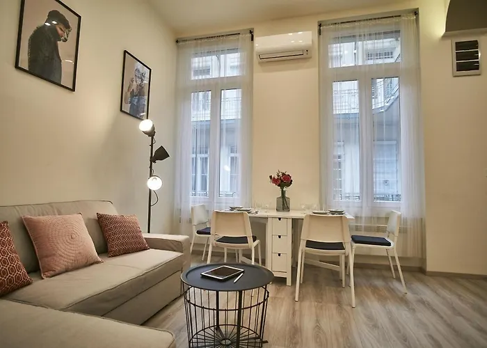 F4 Design Apartment- Apartmán *