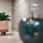 F4 Design Apartment-