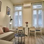 F4 Design Apartment- Apartment *