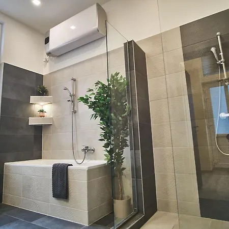 F4 Design Apartment-